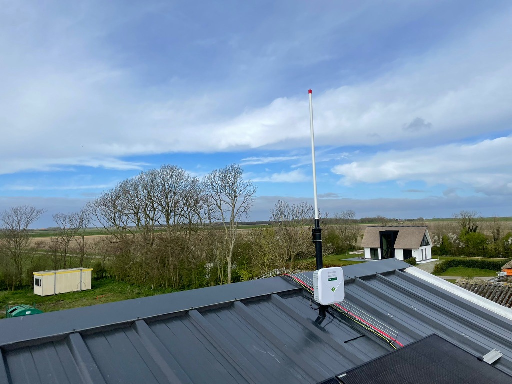 Rooftop gateway deployment in a rural setting